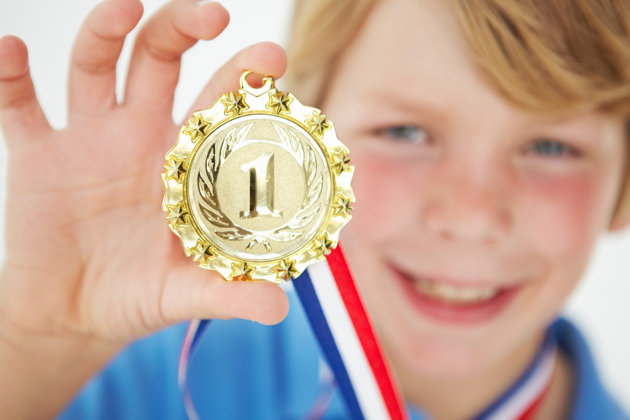 Premio por poner la mesa. Medalla para niños